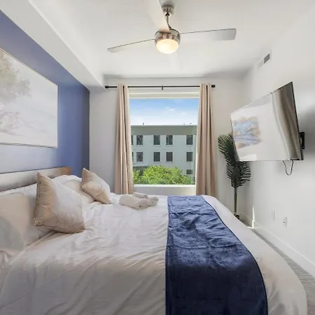 Apt In Heart Of Slc - King Bed - Gym - Smart Tv